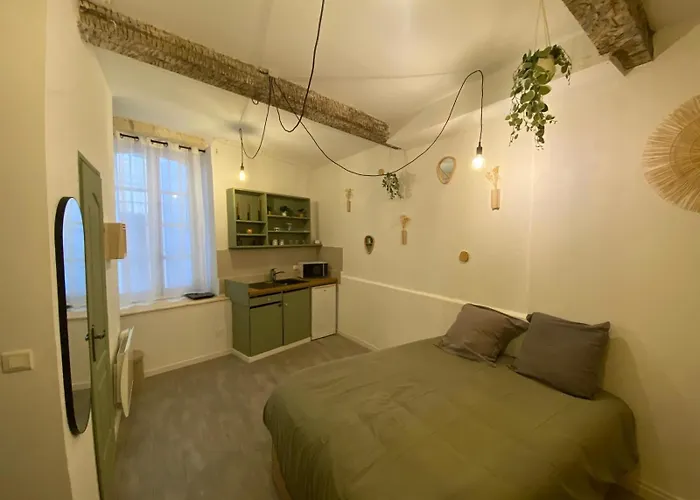 Location Studio Rue Du Sauvage